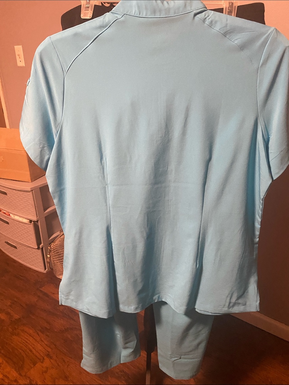 EasyStretch Women's Short-Sleeve Scrub Top and Pull-On Pants in Aqua Blue - Picture 7 of 7